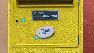 Boîte aux lettres de La Poste, où le bulletin municipal est distribué